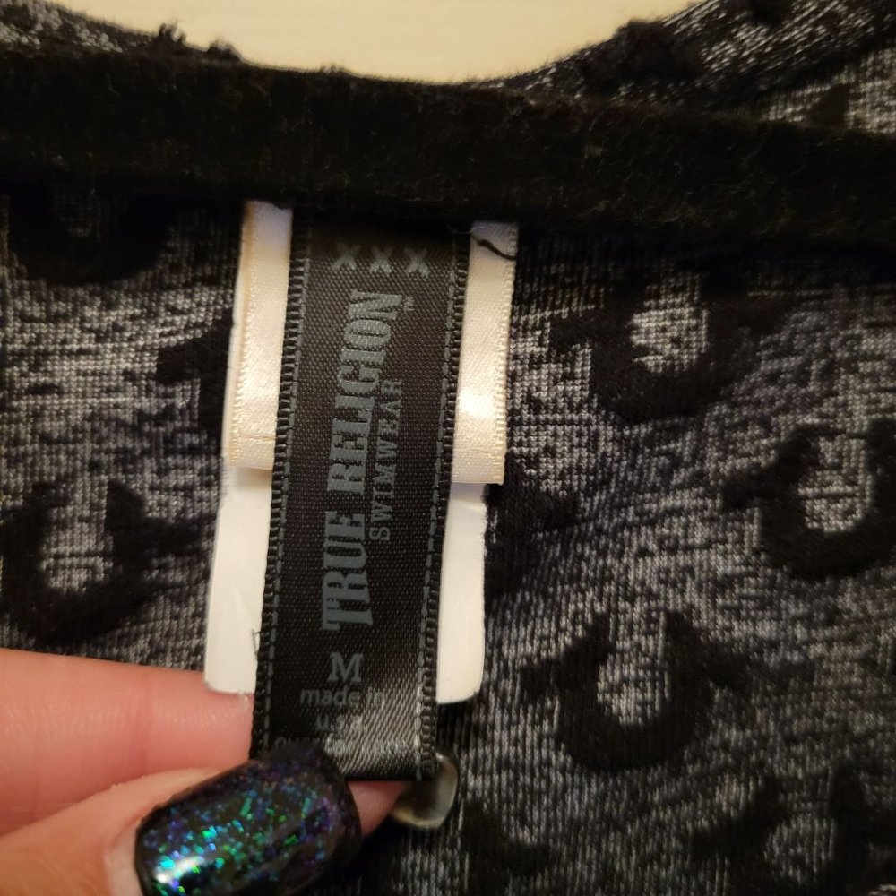 True Religion Womens Shorts Grey M Romper All-Over Logo Print Pants - Picture 7 of 9